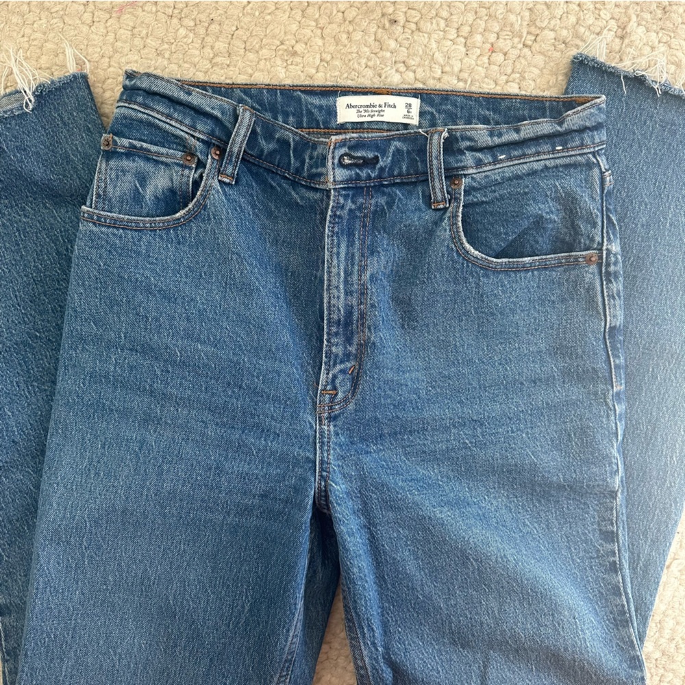 Abercrombie High Rise Jeans - Picture 3 of 5